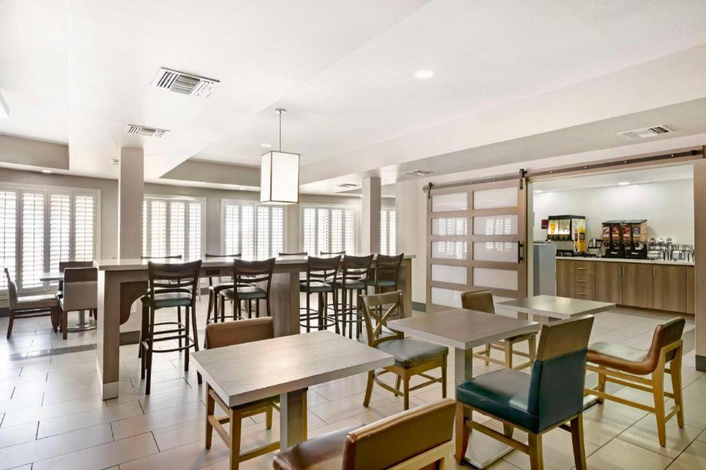 Best Western Plus Safford Екстериор снимка