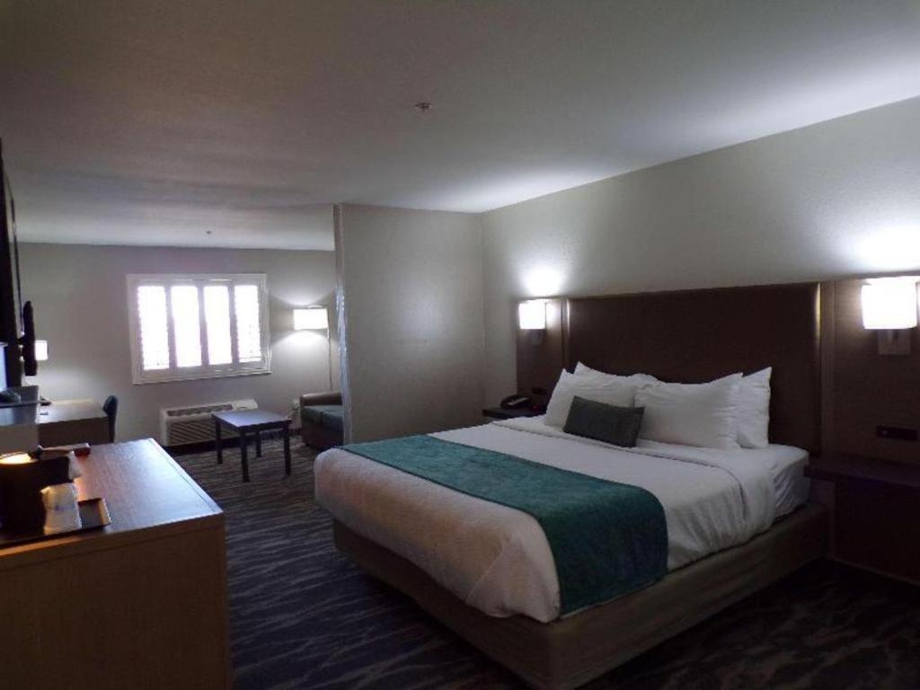 Best Western Plus Safford Екстериор снимка